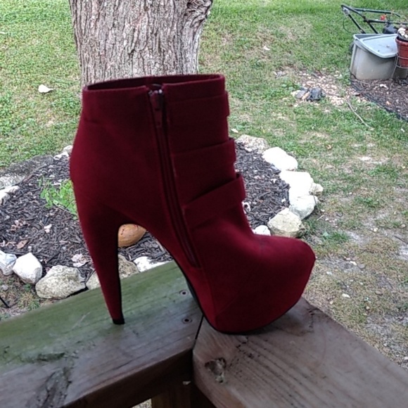 Shi by Journey ankle Boots - Picture 2 of 2